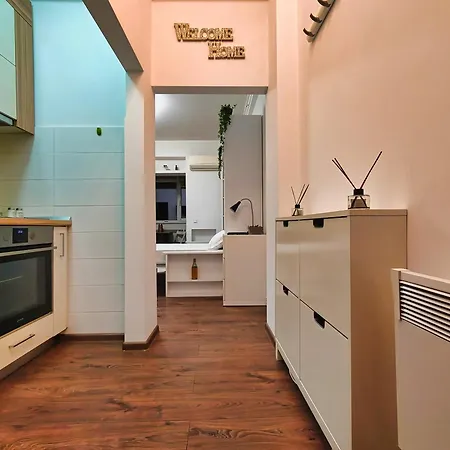 Parliament View Center - Pumo Apartment