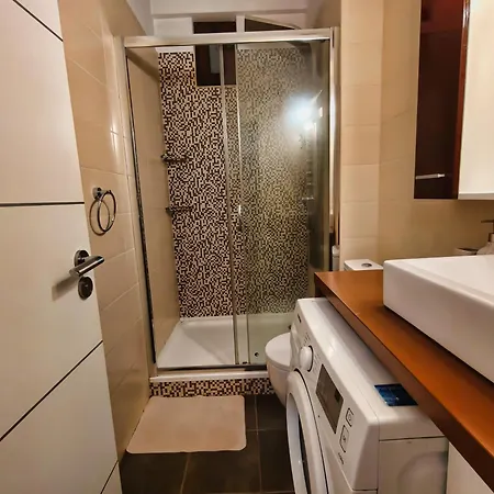 Parliament View Center - Pumo Boekarest