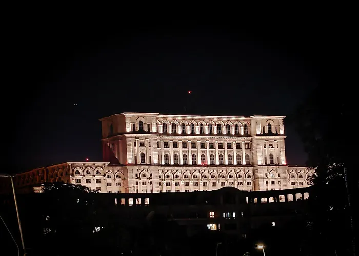 Parliament View Center - Pumo Бухарест