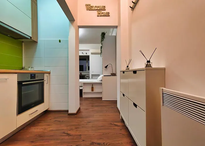 Parliament View Center - Pumo Apartment