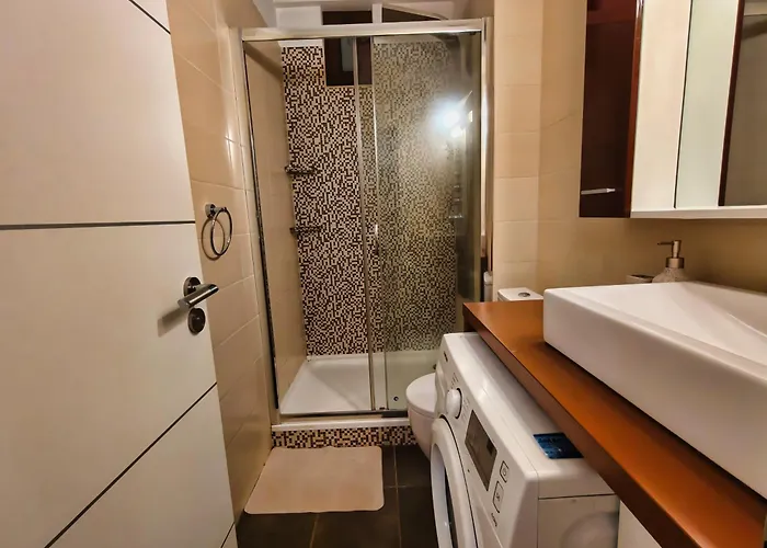 Parliament View Center - Pumo Бухарест